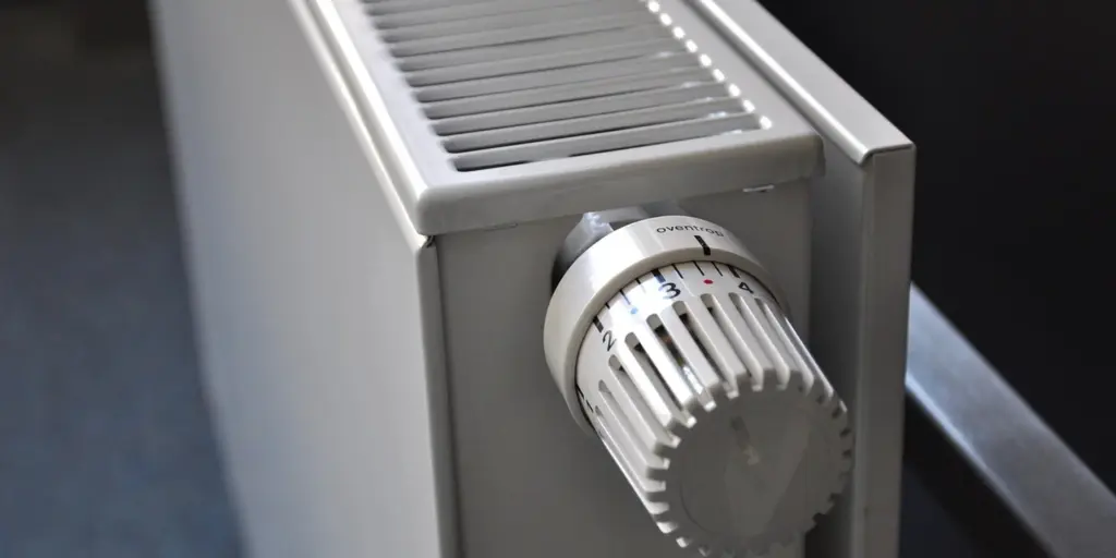 What Are the Proper Temperature Guidelines and Installation Steps for Roof Heat Cables to Prevent Ice Dams?