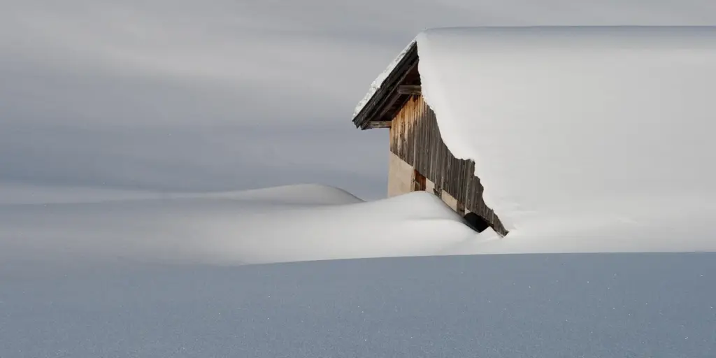 How Do You Find Your Roof’s Snow Load Capacity and Prevent a Collapse?